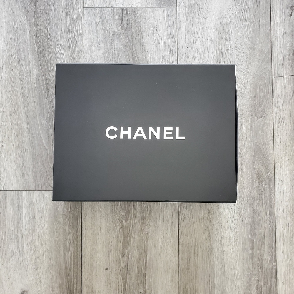 CHANEL Empty Gift Storage Authentic Black & White Box Large